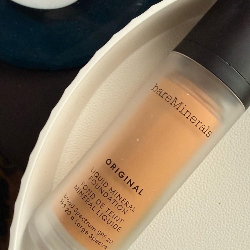 bareMinerals Original Liquid Mineral Foundation warm Tan
